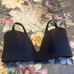 Skims Wireless From Foam T-Shirt Bra NWOT